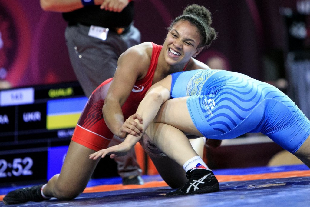 Larroque claims gold on opening day of women's action at European Under-23 Wrestling Championships