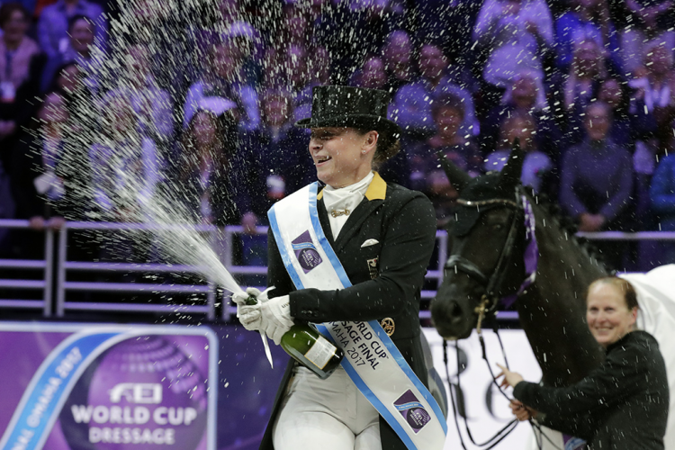 Isabell Werth celebrates her victory in Omaha ©FEI 