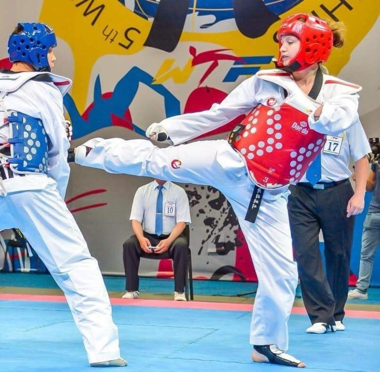 Amy Truesdale, right, has trained with her compatriot and double Olympic champion Jade Jones ©GB Taekwondo