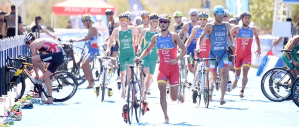 Mario Mola won the men's event in Gold Coast for the second straight year ©World Triathlon