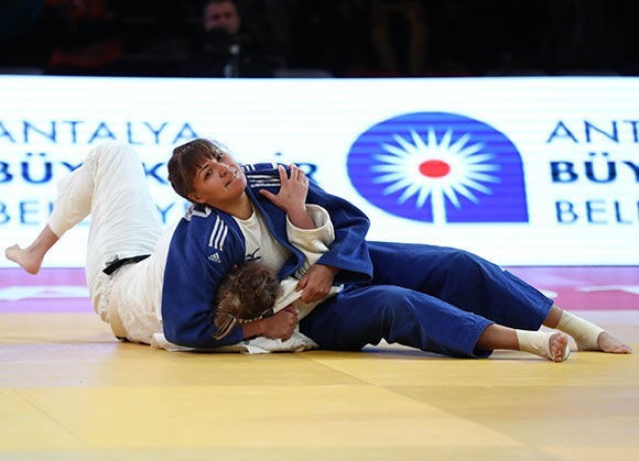 Anastasiya Dmitrieva claimed one of Russia's two gold medals today, winning the women's under-78kg category ©IJF
