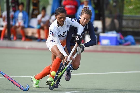 The two finalists finished tied at 1-1, forcing the match into a shoot-out ©FIH