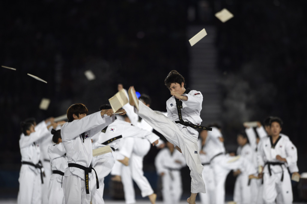 Soldiers take part in taekwondo camp in South Korea