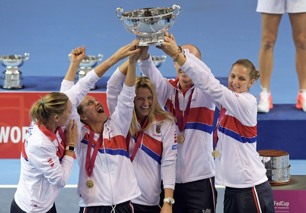 Czech Vondroušová to make Fed Cup debut in semi-final clash