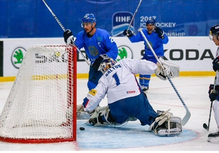 Kazakhstan started the better of the two teams but fell to a 5-2 defeat ©IIHF