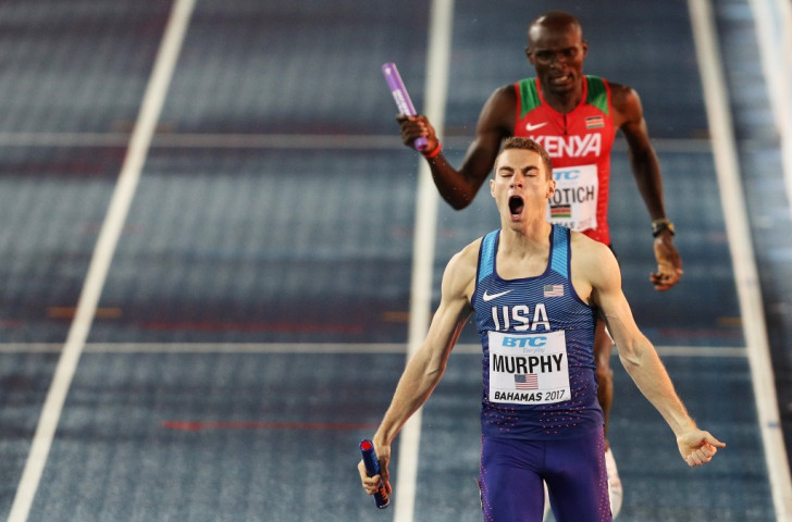 America's Clayton Murphy brings the baton home in the 4x800m ahead of Kenya ©Getty Images for the IAAF
