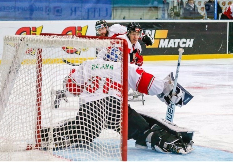 Austria keep promotion hopes alive with victory over Hungary at IIHF World Championship Division IA