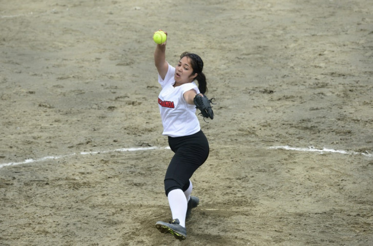 American Samoa’s pitcher Kelly Osterbank gave up all the runs as her country lost 17-0 to Papua New Guinea on the opening day of softball action ©Port Moresby 2015
