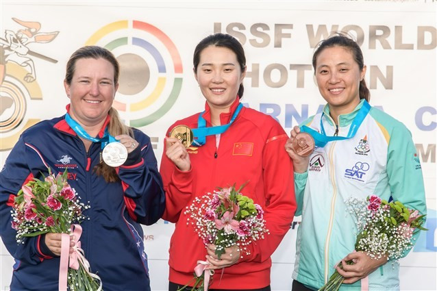 China's Wei Meng edged hot favourite Kimberly Rhode of the United States to win the women's skeet event ©ISSF