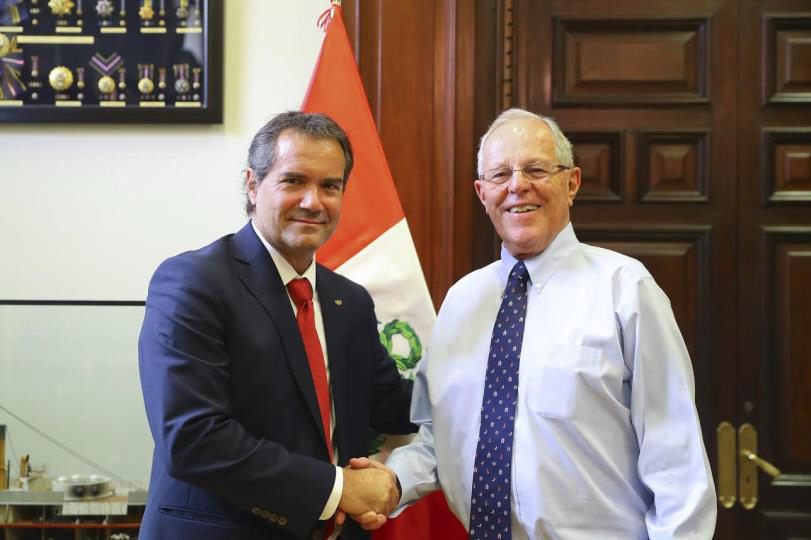Neven Illic, left, discussed Lima 2019 with Peru's President ©PASO