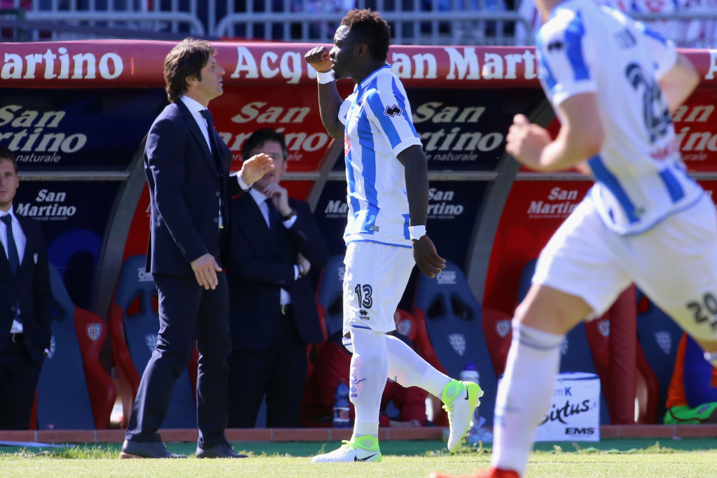 Pescara's Sulley Muntari received a second yellow card for walking off the pitch in protest at racist abuse during his club's Serie A match at Cagliari last Sunday ©Getty Images