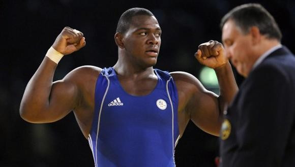 Cuba's López joins Pan American Games wrestling greats while United States dominate in pool