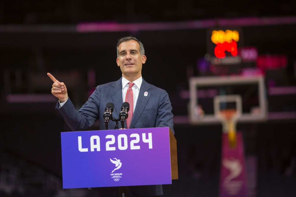 Eric Garcetti has called for the possibility of holding preliminary football matches in Mexico to be considered ©ITG