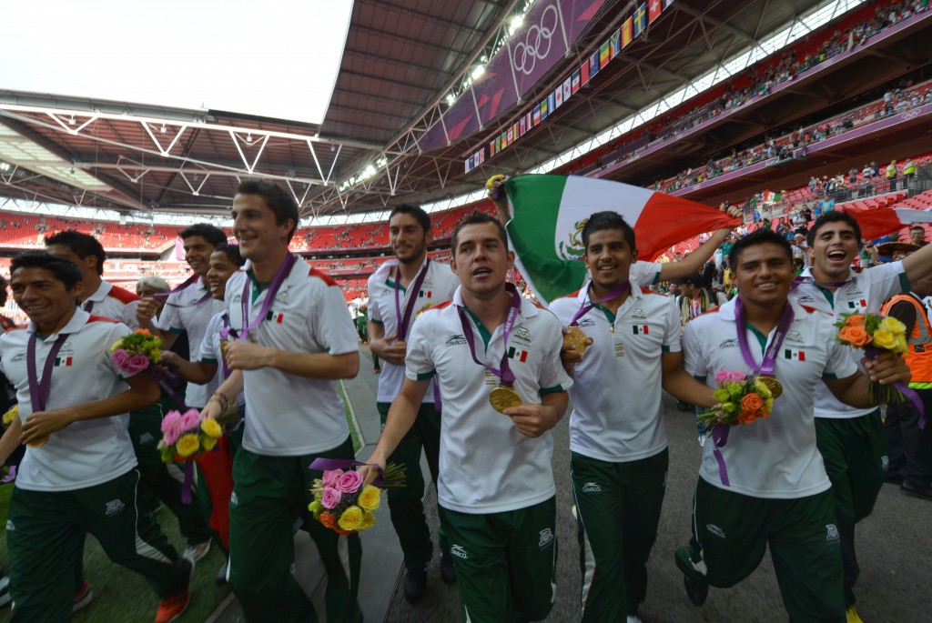Mexican footballers celebrate their gold medal at the London 2012 Olympics ©Getty Images