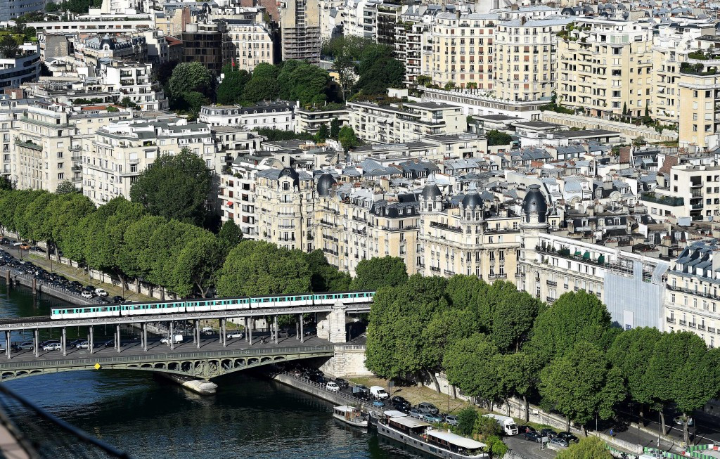 Proposed venues for open water swimming, triathlon, marathon and road cycling, beach volleyball and archery in the centre of Paris ©Getty Images