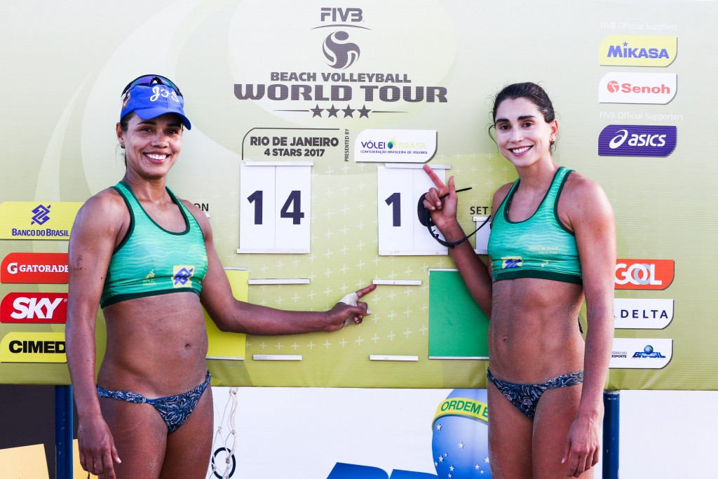 Juliana Felisberta and Carolina Salgado will play in tomorrow's qualification round after beating fellow Brazilians Maria Antonelli and Carolina Horta ©FIVB