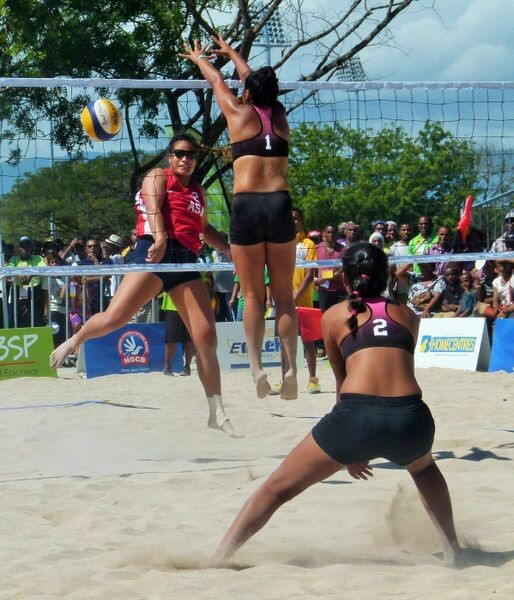 American Samoa sealed a place in the beach volleyball gold medal match by beating Tahiti 2-1 ©Port Moresby 2015