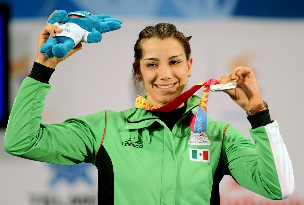 Mexican weightlifter Cinthya Dominguez, winner of a silver medal Guadalajara 2011, has failed a drugs test, the Pan American Sports Organization has confirmed in Toronto today 