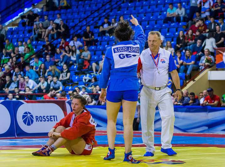 Odzelashvili proved too strong for Irina Alekseeva in the women's 72 kilograms final ©FIAS
