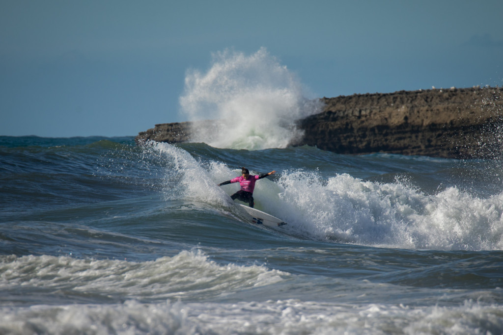 France's Defay impresses on opening day of World Surfing Games