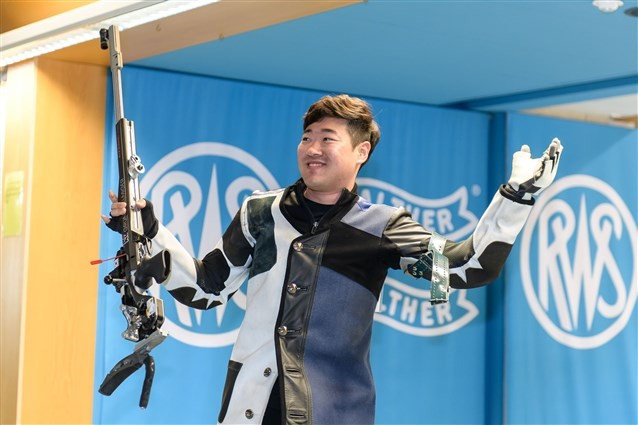 Kim Jonghyun won the men's 50 metres rifle prone event ©ISSF