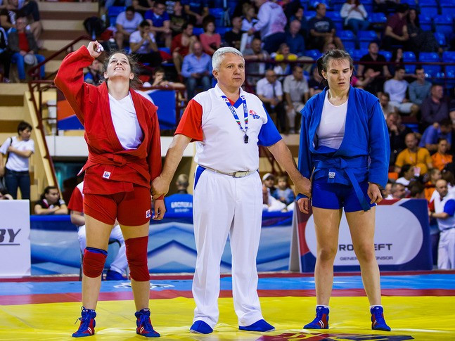 Serbia's Ivana Jandric, left, made it through to the women's 68kg final in the morning session, but was beaten by Russia's Anastasia Khomiachkova ©FIAS
