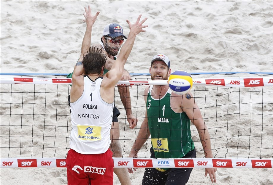 The Brazilian Olympic champions proved too strong for their Polish opponents ©FIVB