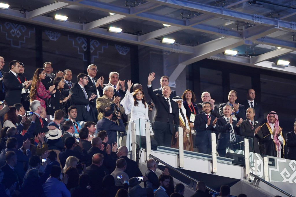 Patrick Hickey, third right, applauds as Azerbaijan President Ilham Aliyev waves during the Closing Ceremony of the 2017 Islamic Solidarity Games at the Baku National Stadium ©Facebook/Ilham Aliyev
