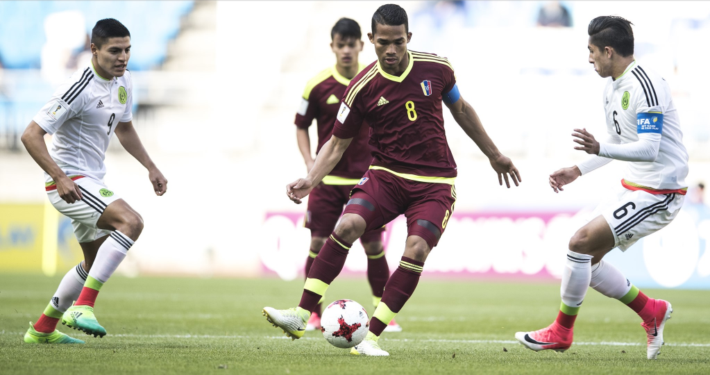 Venezuela guaranteed first place in Group B with a 1-0 win over Mexico ©Getty Images