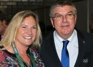 Moira Lassen pictured with IOC President Thomas Bach ©IWF