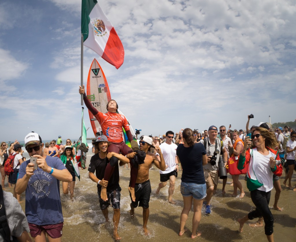 Corzo makes history with first Mexican gold at ISA World Surfing Games