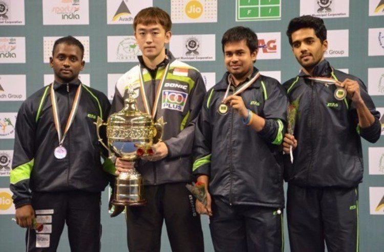 Chen Feng, second left, won the men's singles at the 2015 Commonwealth Table Tennis Championships ©TTFI