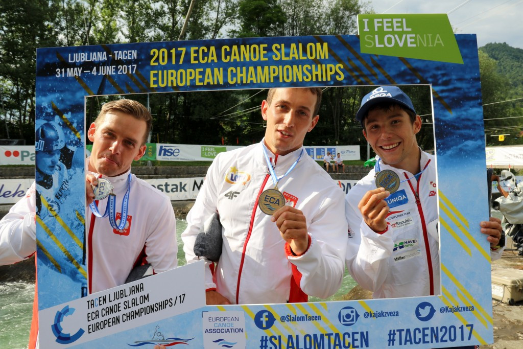 Three medallists pose together in the men's K1 competition ©ECA