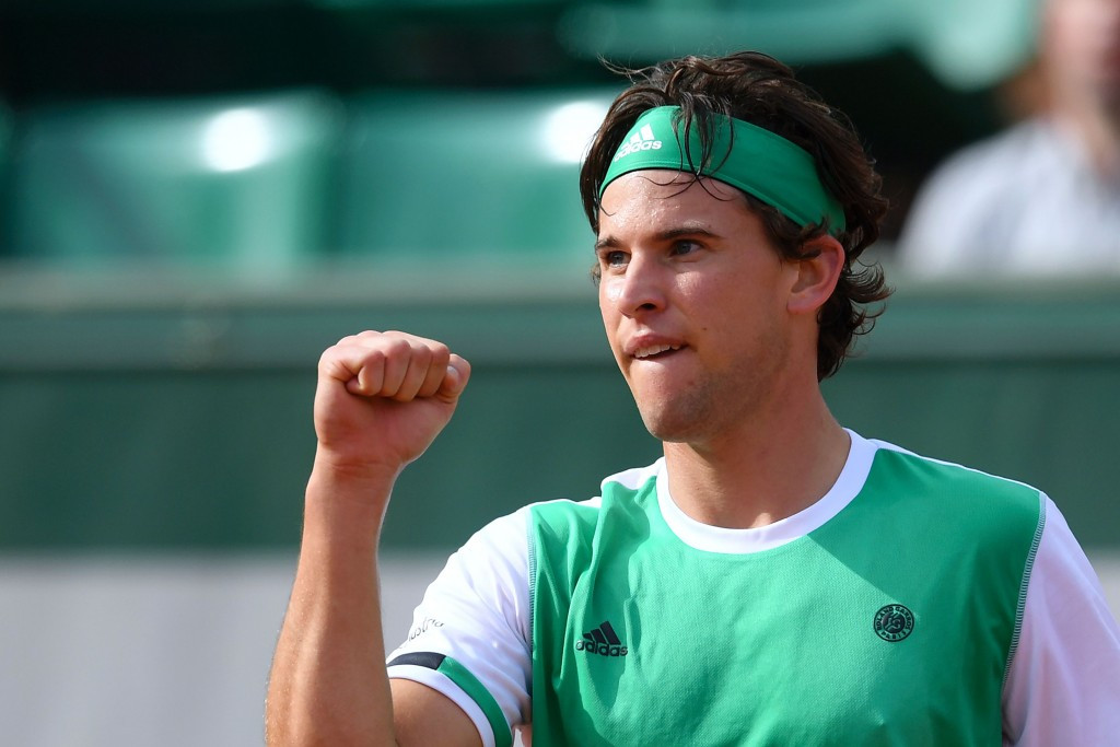 Thiem eases past Djokovic to reach French Open semi-finals