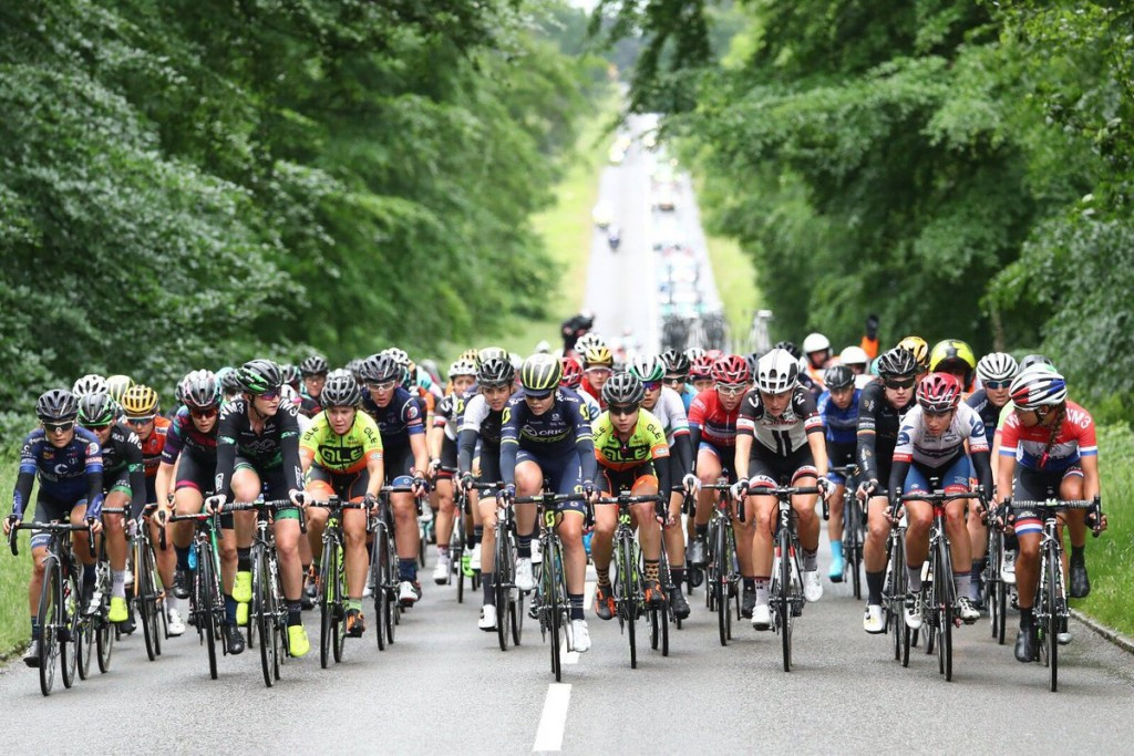 The group were bunched together as they approached the finish line ©Women's Tour