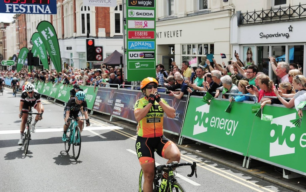 Australian Chloe Hosking crossed the line first in front of a large crowd in Royal Leamington Spa ©Women's Tour