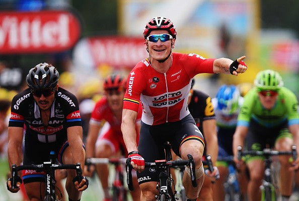 Greipel claims hat-trick of victories at 2015 Tour de France by winning stage 15 