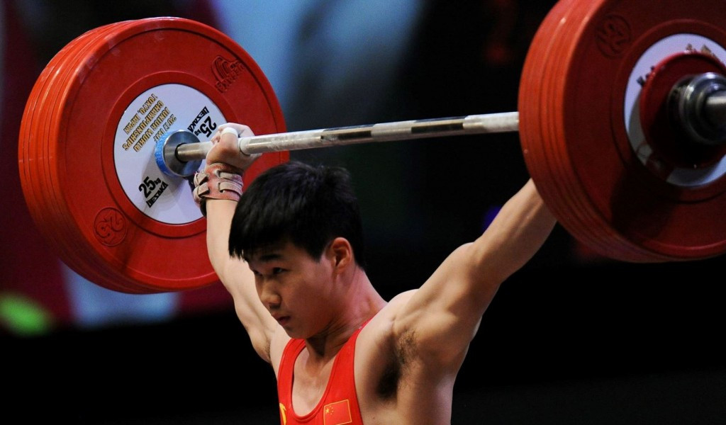 China's Lin Zhixiang struck gold in the men's 62kg category ©IWF/Facebook/Steve Galvan