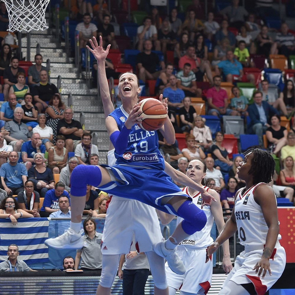 Greece produced the second upset of the day when they overcame Russia ©FIBA