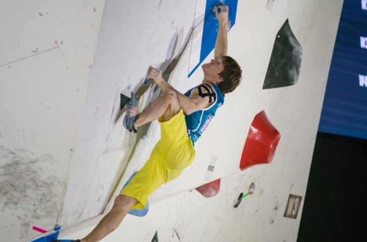Russia's Aleksey Rubtsov has chances to win the IFSC Bouldering World Cup title in Mumbai tomorrow ©Eddie Fowke/IFSC
