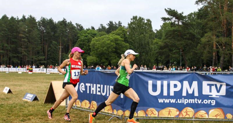 Laura Asadauskaite, right, battled to the silver medal in front of a home crowd ©UIPM