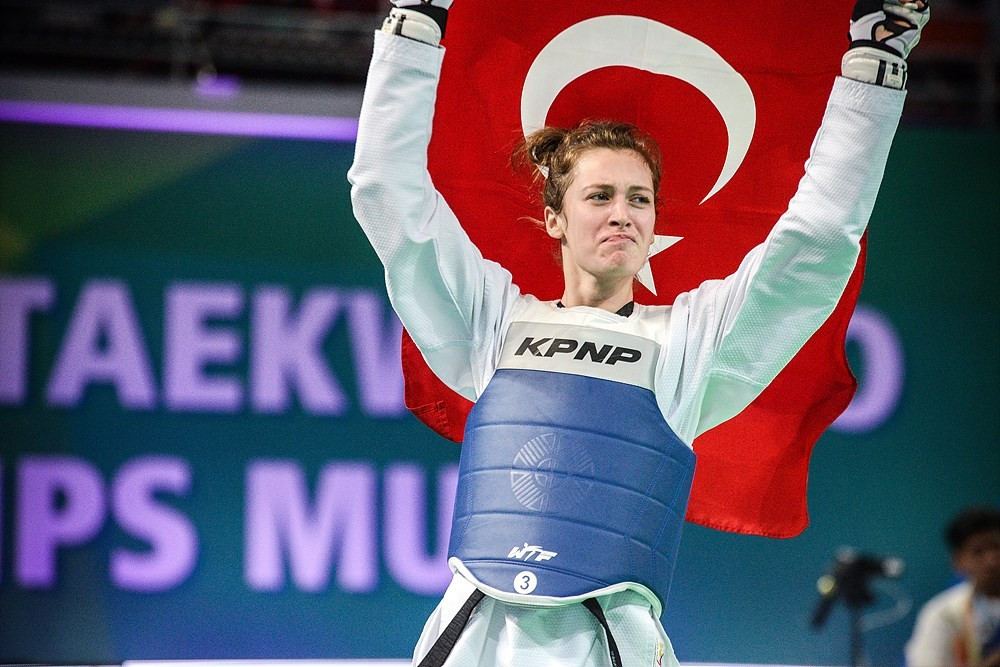Turkey’s Zeliha Agris left it late to defeat Russia’s Tatiana Kudashova in the women's 53kg final ©World Taekwondo