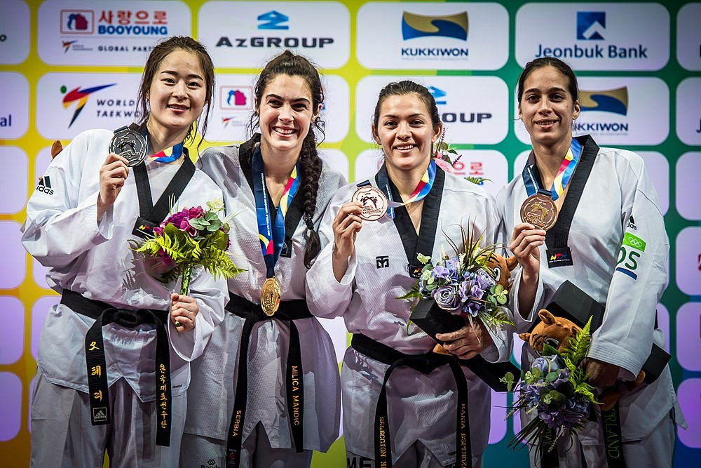 Before celebrating with her fellow medallists on the podium ©World Taekwondo