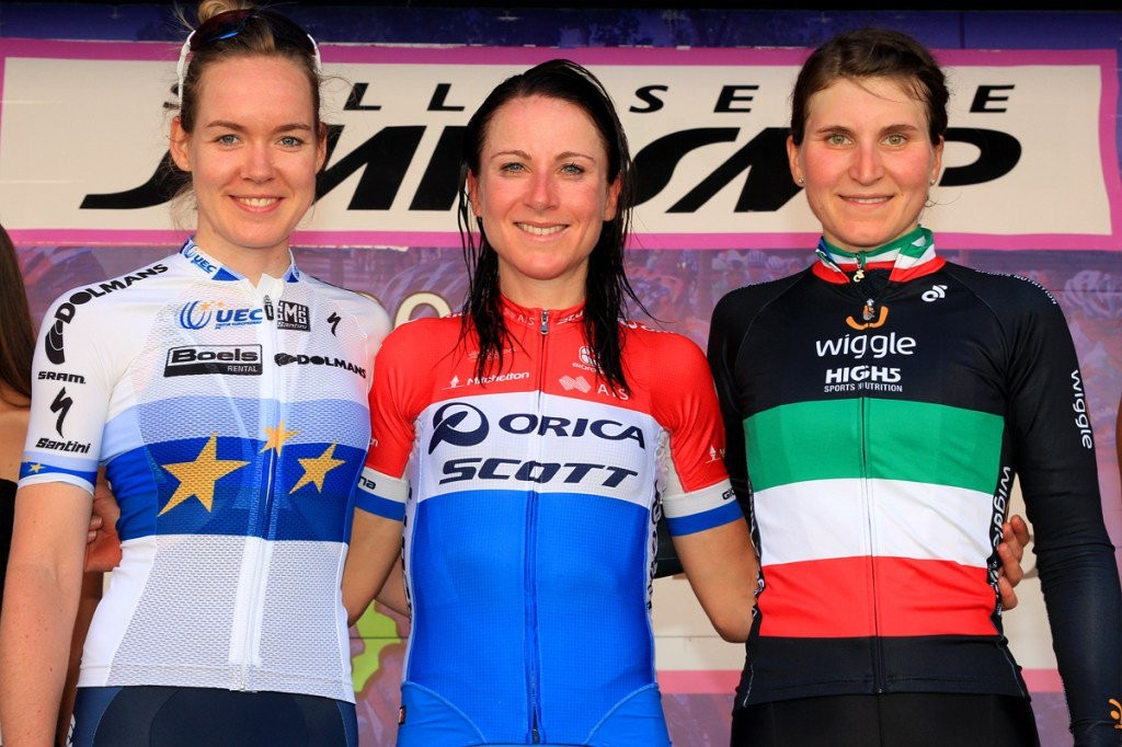 Annemiek van Vleuten, centre, enjoyed a strong victory in today's time trial ©GiroRosaCycling