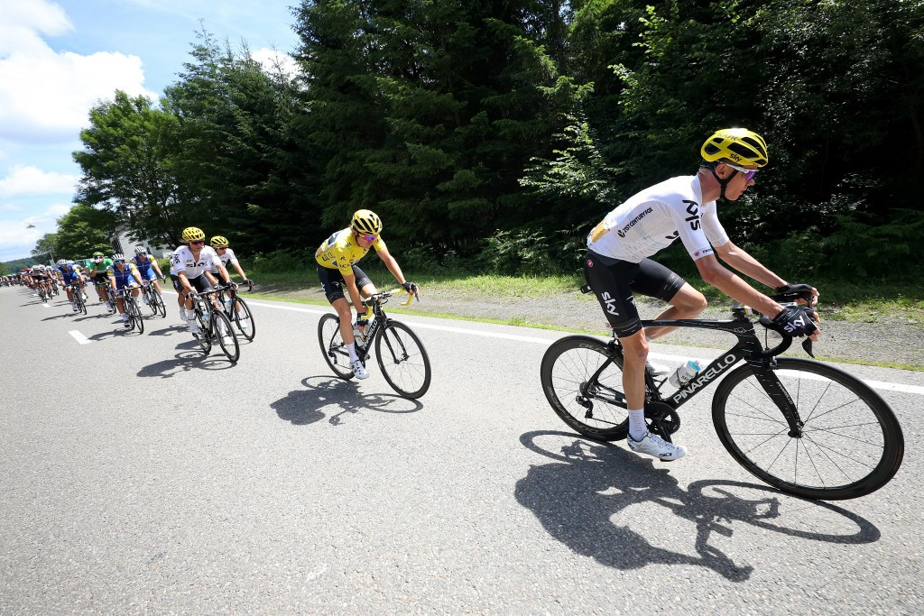 Chris Froome, right, took over the yellow jersey from team-mate Geraint Thomas ©Getty Images