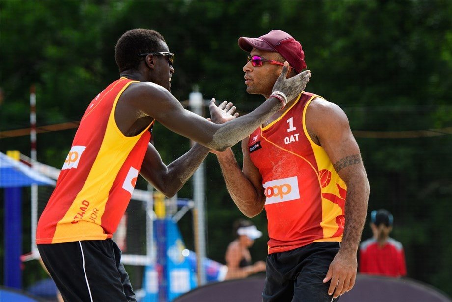 Qatar’s Jefferson Santos Pereira and Cherif Younousse claimed a shock three-set victory over Rio 2016 Olympic silver medallists Daniele Lupo and Paolo Nicolai today ©FIVB