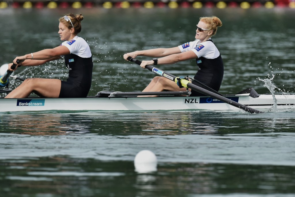 New Zealand's Kerri Gowler, left, and Grace Prendergast are the favourites in the women's pairs event in Lucerne ©Getty Images
