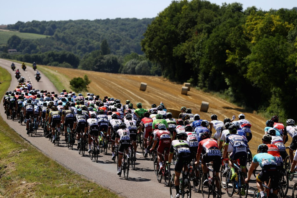 The peloton caught the breakaway as the finish approached ©Getty Images