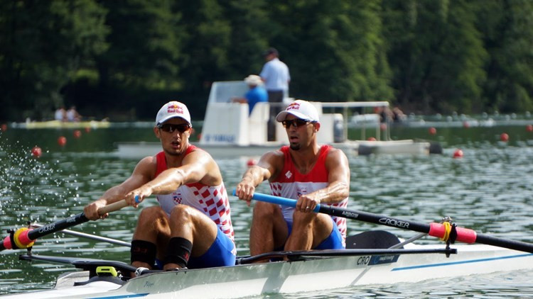 Croatian brothers Martin and Valent Sinković marked their first international men’s pair race by winning their heat at the World Rowing Cup in Lucerne ©FISA