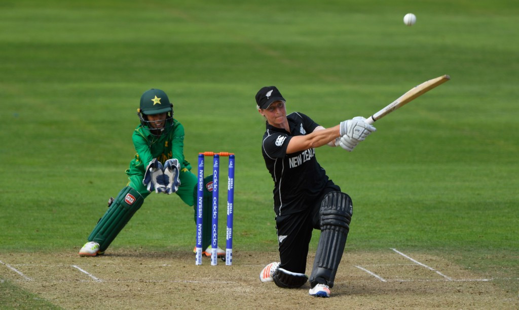 Devine smashes New Zealand to emphatic win at ICC Women's World Cup